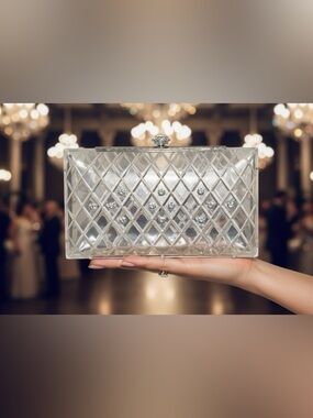 Vintage 1950 Retro Clear Diamond Pattern Clutch
